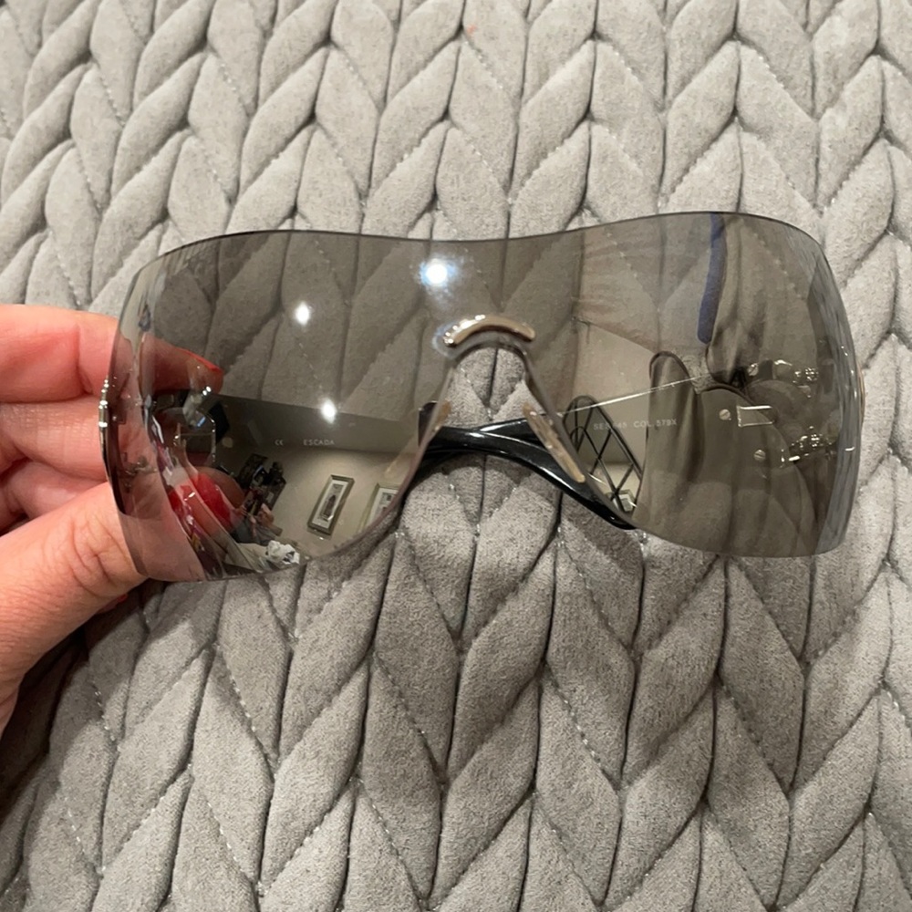 Escada sunglasses blk/silver flash mirror lenses